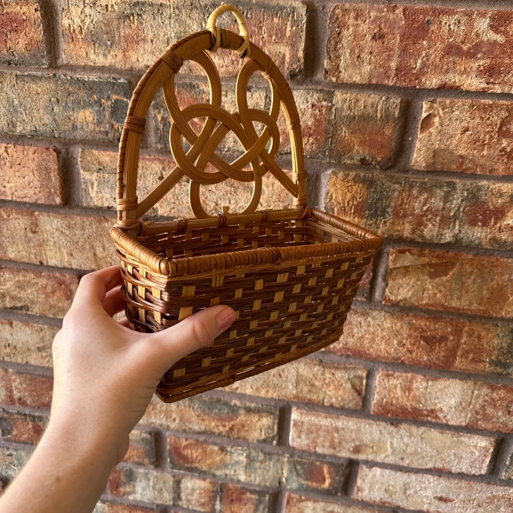 Vintage Woven Rattan Wall Hanging Pocket Basket Boho Wicker Storage Organizer